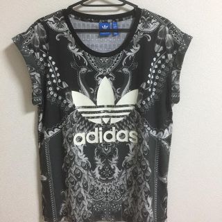 アディダス(adidas)のadidas(Tシャツ(半袖/袖なし))