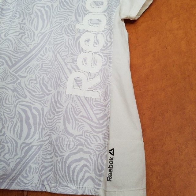 Reebok(リーボック)のReebok T シャツ レディースのトップス(Tシャツ(半袖/袖なし))の商品写真