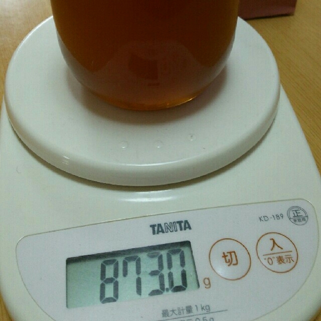 希少！天然100％はちみつ(地蜜)873g 食品/飲料/酒の食品(野菜)の商品写真