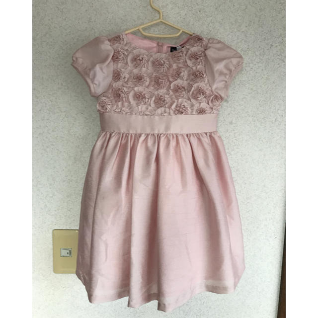 BeBe(ベベ)のBeBe ドレス ワンピース 100 キッズ/ベビー/マタニティのキッズ服女の子用(90cm~)(ドレス/フォーマル)の商品写真