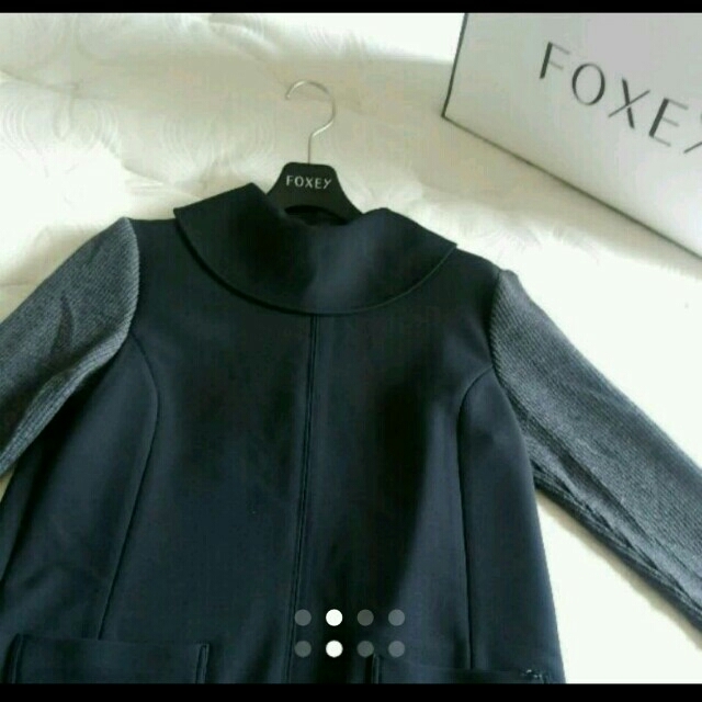 FOXEY(フォクシー)のひろくんさまご予約済み♡新品タグ付きフォクシートップス♡ レディースのトップス(カットソー(長袖/七分))の商品写真