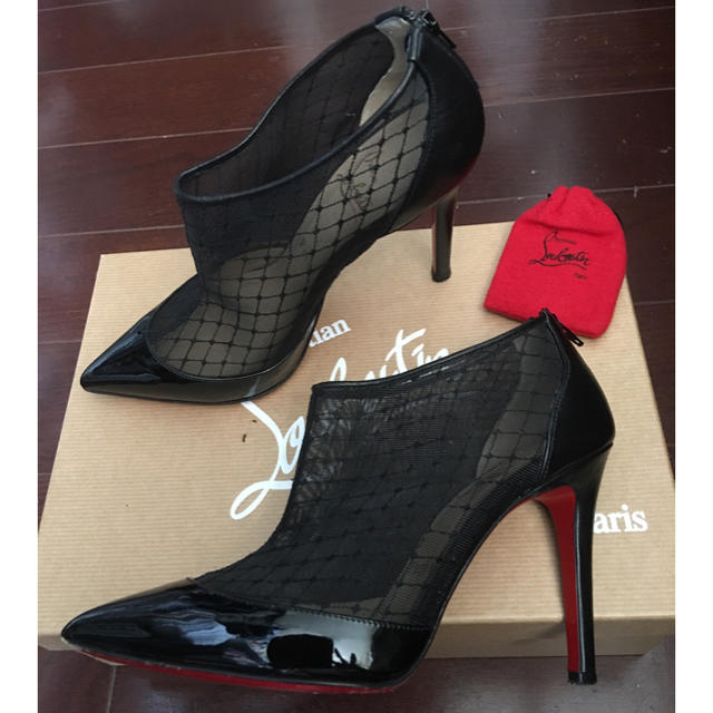 Christian Louboutin(クリスチャンルブタン)の【お値下げ】ルブタン レースブーティ 35 ◇正規品◇ レディースの靴/シューズ(ブーティ)の商品写真