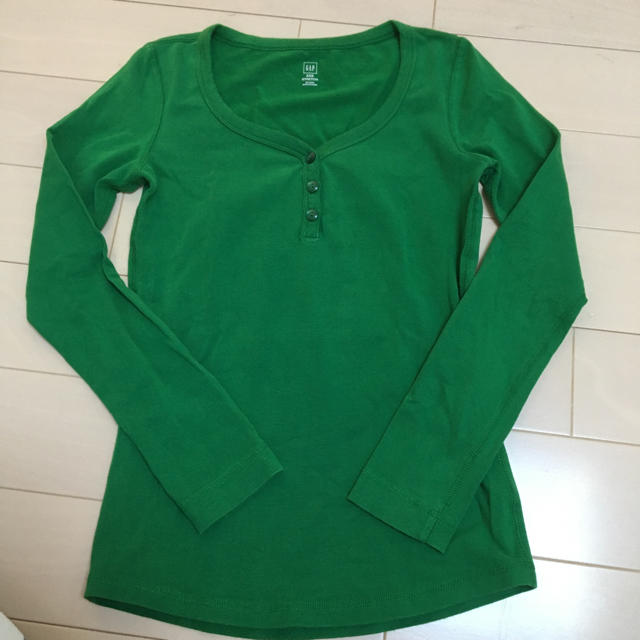 GAP(ギャップ)のGAPグリーンロンTシャツ緑ストレッチキレイ色 レディースのトップス(Tシャツ(長袖/七分))の商品写真