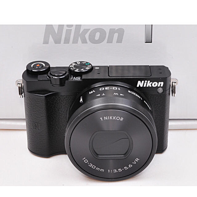 ✨シリーズ最新✨Wi-Fi搭載＆自撮りミラーレス一眼❤Nikon 1 J5