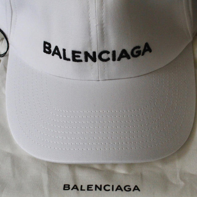 Balenciaga(バレンシアガ)の新品未使用 確実正規品 バレンシアガ balenciag キャップ ホワイト即完 レディースの帽子(キャップ)の商品写真