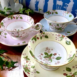 ウェッジウッド(WEDGWOOD)のレア新品★ウェッジウッド・ワイルドストロベリー ブルーム特別セット！(食器)