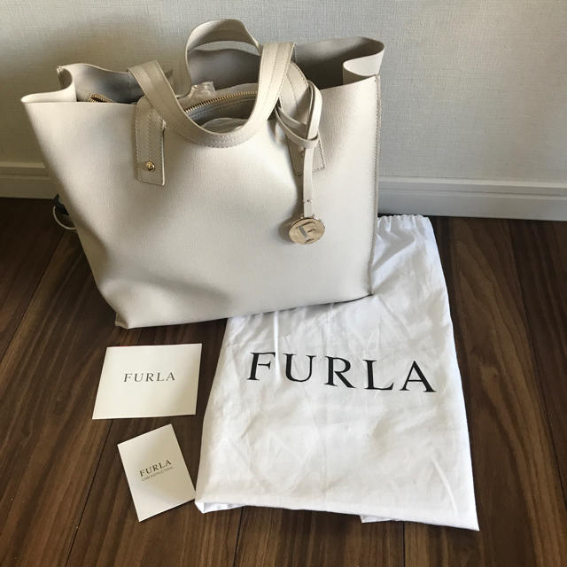 レザー付属品新品★フルラ FURLA Mサイズ MUSA レザーハンドバッグ