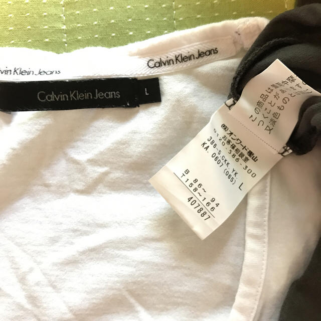 Calvin Klein(カルバンクライン)の【美品】カルバン クライン Uネック 七分袖 ロゴT 色違い 2枚組 レディースのトップス(Tシャツ(長袖/七分))の商品写真