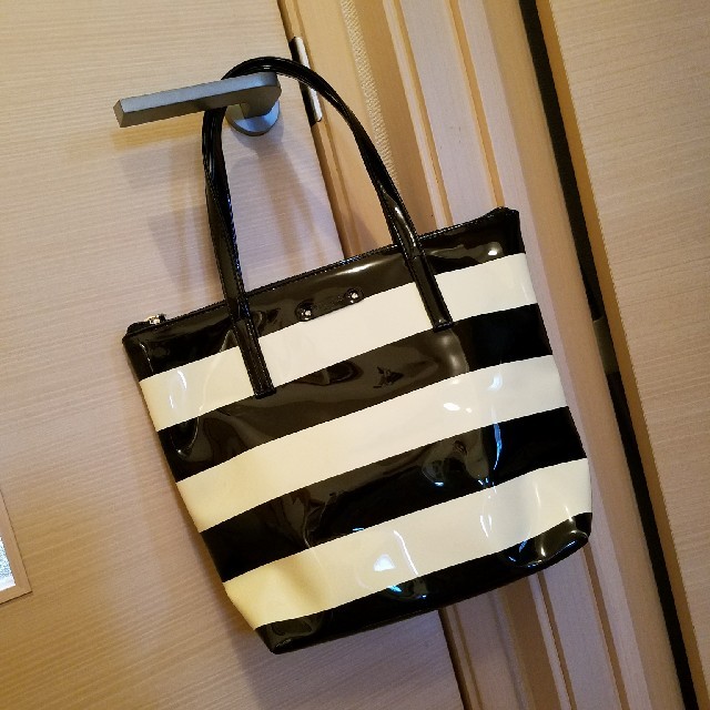 kate spade new york - 値下げ！美品 kate spade ﾎﾞｰﾀﾞｰｴﾅﾒﾙﾄｰﾄﾊﾞｯｸﾞの ...