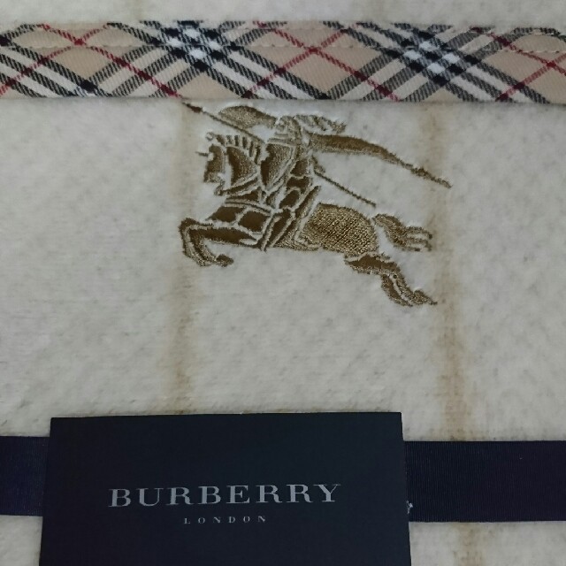 BURBERRY(バーバリー)のBURBERRY 新品 綿毛布 インテリア/住まい/日用品の寝具(毛布)の商品写真