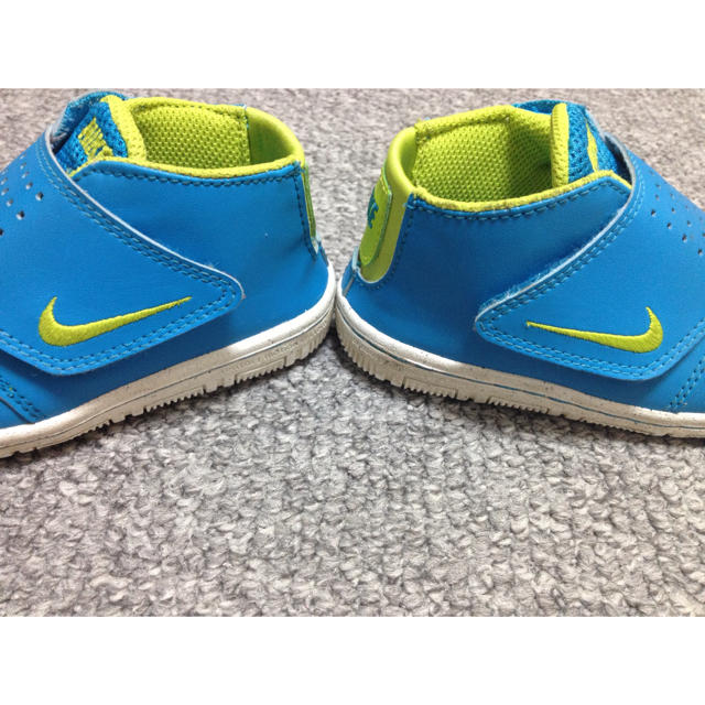 NIKE(ナイキ)のNIKE★ブルー×グリーン ベビー靴 キッズ/ベビー/マタニティのベビー靴/シューズ(~14cm)(その他)の商品写真