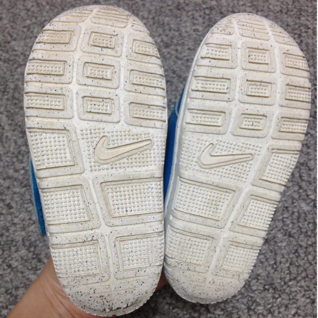 NIKE(ナイキ)のNIKE★ブルー×グリーン ベビー靴 キッズ/ベビー/マタニティのベビー靴/シューズ(~14cm)(その他)の商品写真