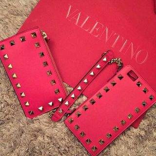 ヴァレンティノ(VALENTINO)の美品 ヴァレンティノ iPhoneケース VELENTINO(iPhoneケース)