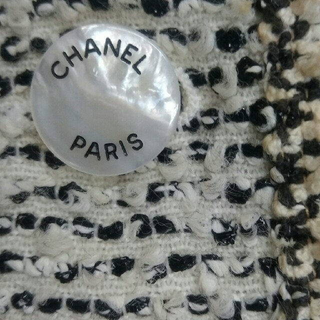 CHANEL(シャネル)のやまぴよさま専用お値下げシャネルツィードジャケット レディースのジャケット/アウター(ノーカラージャケット)の商品写真