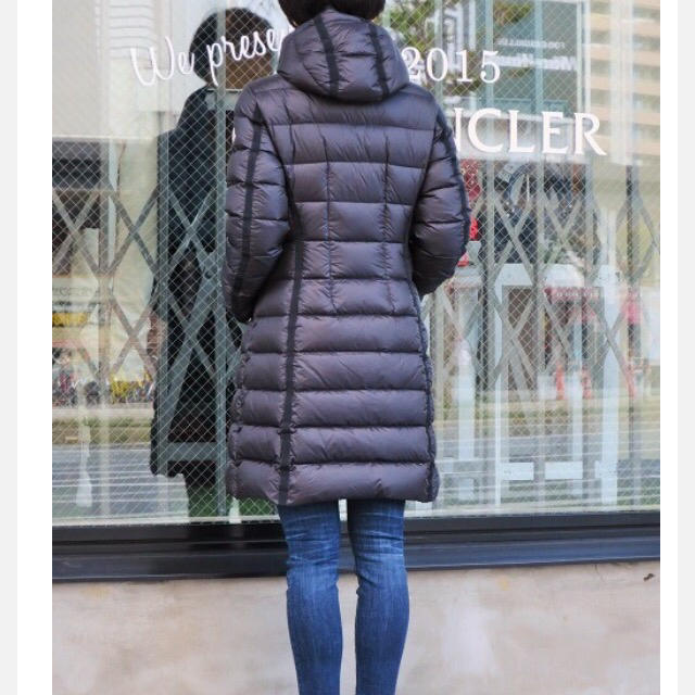 MONCLER(モンクレール)のちゃむ様専用 Moncler HERMINE サイズ00 ネイビー レディースのジャケット/アウター(ダウンジャケット)の商品写真