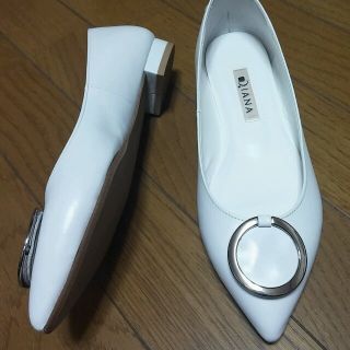 ダイアナ(DIANA)の未使用品　23cm   ダイアナ　ローヒールパンプス　ホワイト(バレエシューズ)