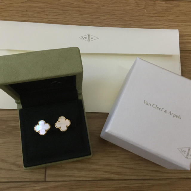 Van Cleef Arpels 中古美品 ヴァンクリーフ ヴィンテージ アルハンブラ イヤリング ピアスの通販 By Happy ヴァンクリーフアンドアーペルならラクマ