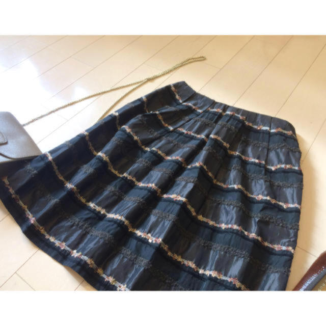 TOMORROWLAND(トゥモローランド)のトゥモローランド ボールジィ デザインフレアスカート レディースのスカート(ひざ丈スカート)の商品写真