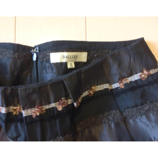 TOMORROWLAND(トゥモローランド)のトゥモローランド ボールジィ デザインフレアスカート レディースのスカート(ひざ丈スカート)の商品写真
