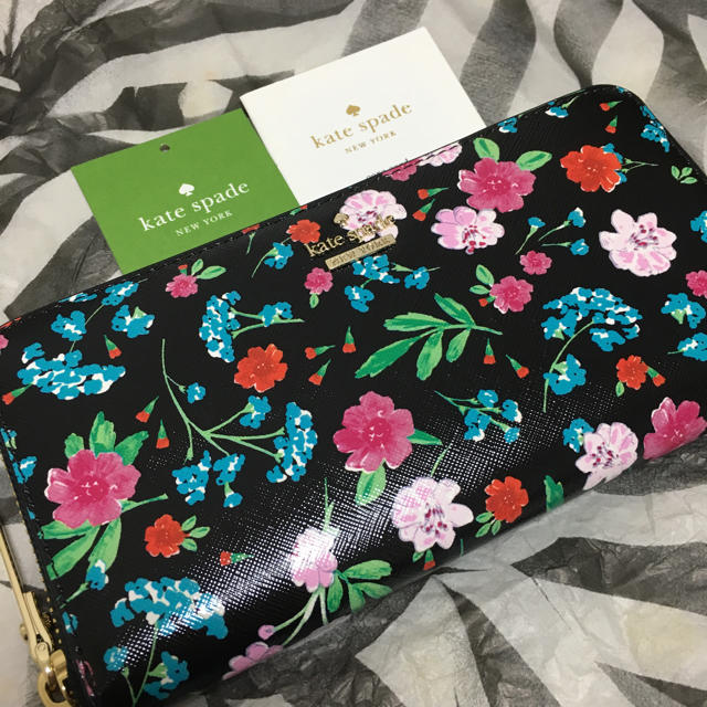 kate spade new york(ケイトスペードニューヨーク)の新品 kate spade 長財布 レディースのファッション小物(財布)の商品写真