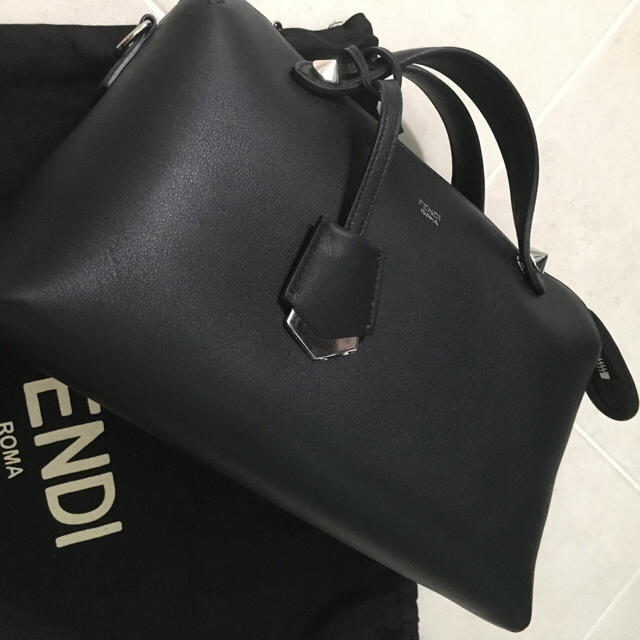 FENDI(フェンディ)の新品同様 FENDI フェンディ バイザウェイ  ブラック バッグ 正規品 レディースのバッグ(ショルダーバッグ)の商品写真