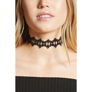 フォーエバートゥエンティーワン(FOREVER 21)のForever21 レース チョーカー 黒 ネックレス (ネックレス)