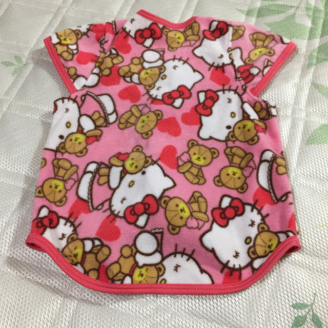 しまむら(シマムラ)のキティちゃん フリース ベスト100センチ キッズ/ベビー/マタニティのキッズ服女の子用(90cm~)(パジャマ)の商品写真