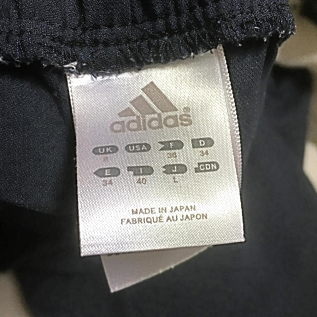 adidas(アディダス)のadidasハーフパンツ レディースのパンツ(ハーフパンツ)の商品写真