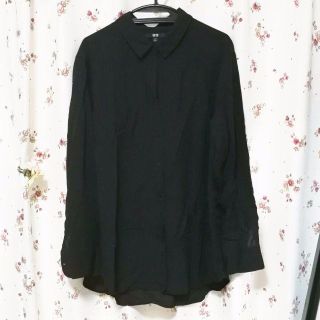 ユニクロ(UNIQLO)の♥【新品未使用・大きいサイズ】ユニクロ シンプル黒シャツ♥着画なし(シャツ/ブラウス(長袖/七分))