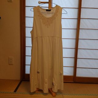 ドラッグストアーズ(drug store's)のhana様専用♪新品★ドラッグストアーズ　Ｆサイズ　ワンピース　ベージュ(ひざ丈ワンピース)