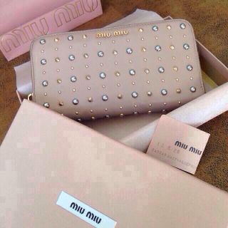 ミュウミュウ(miumiu)のmiu miu♡財布♡スタッズ(財布)