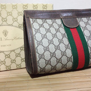 グッチ(Gucci)のGUCCI クラッチバッグ(クラッチバッグ)