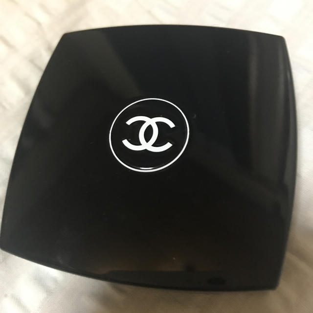 CHANEL(シャネル)のCHANEL フェイスパウダー アンブラントドゥ シャネル  コスメ/美容のベースメイク/化粧品(フェイスパウダー)の商品写真