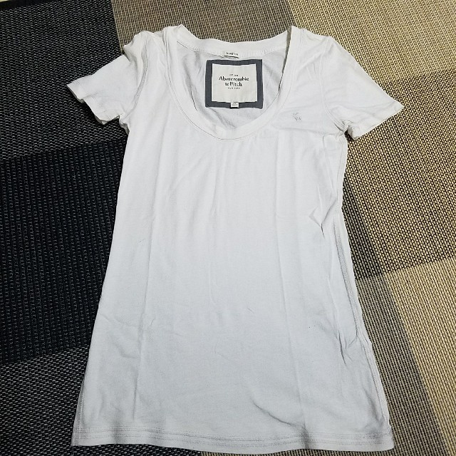 Abercrombie&Fitch(アバクロンビーアンドフィッチ)のアバクロ　シンプルＴ レディースのトップス(Tシャツ(半袖/袖なし))の商品写真