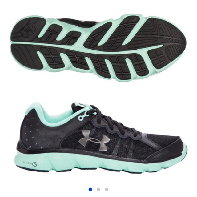 UNDER ARMOUR(アンダーアーマー)の新品⭐️¥10,260アンダーアーマーLadies'マイクロG【23,5cm】  レディースの靴/シューズ(スニーカー)の商品写真