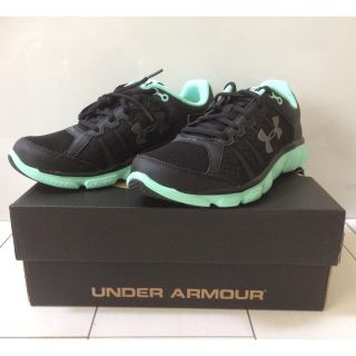 アンダーアーマー(UNDER ARMOUR)の新品⭐️¥10,260アンダーアーマーLadies'マイクロG【23,5cm】 (スニーカー)