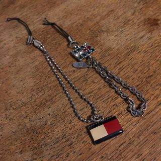 トミーヒルフィガー(TOMMY HILFIGER)のトミーヒルフィガー ストラップ チャーム フラッグ(ストラップ/イヤホンジャック)