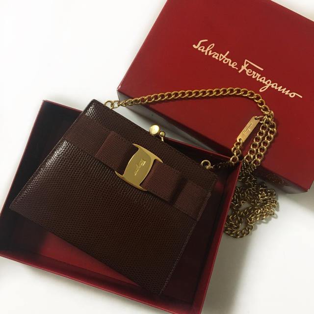 Salvatore Ferragamo(サルヴァトーレフェラガモ)の美品♡箱付き♡フェラガモ♡ヴァラリボン♡リザード♡チェーンショルダーバッグ レディースのバッグ(ショルダーバッグ)の商品写真