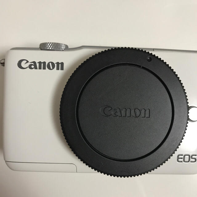 CASIO(カシオ)のCASIO EOS M10 ボディ ホワイト スマホ/家電/カメラのカメラ(デジタル一眼)の商品写真