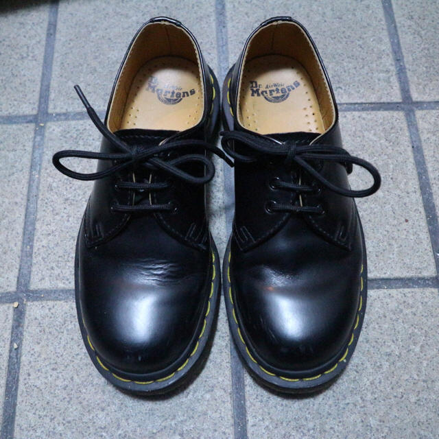 Dr.Martens - 純正ポリッシュ付き！ ドクターマーチン 3ホール UK3の ...