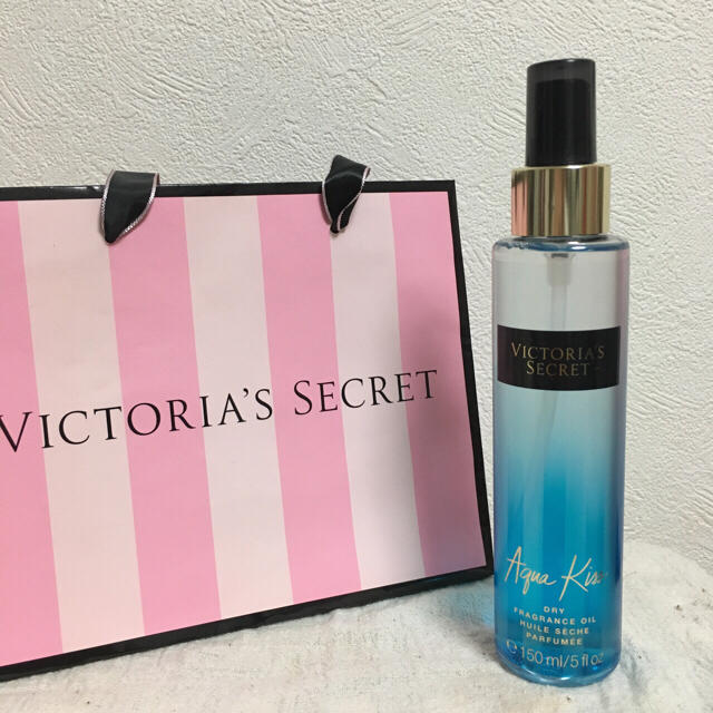 Victoria's Secret(ヴィクトリアズシークレット)の【新品・未使用】ヴィクシー フレグランス ミスト  コスメ/美容のヘアケア/スタイリング(ヘアウォーター/ヘアミスト)の商品写真