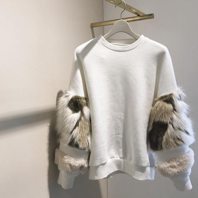 Ameri VINTAGE(アメリヴィンテージ)のameri vintage/FUR PACHWORK SWEAT レディースのトップス(トレーナー/スウェット)の商品写真