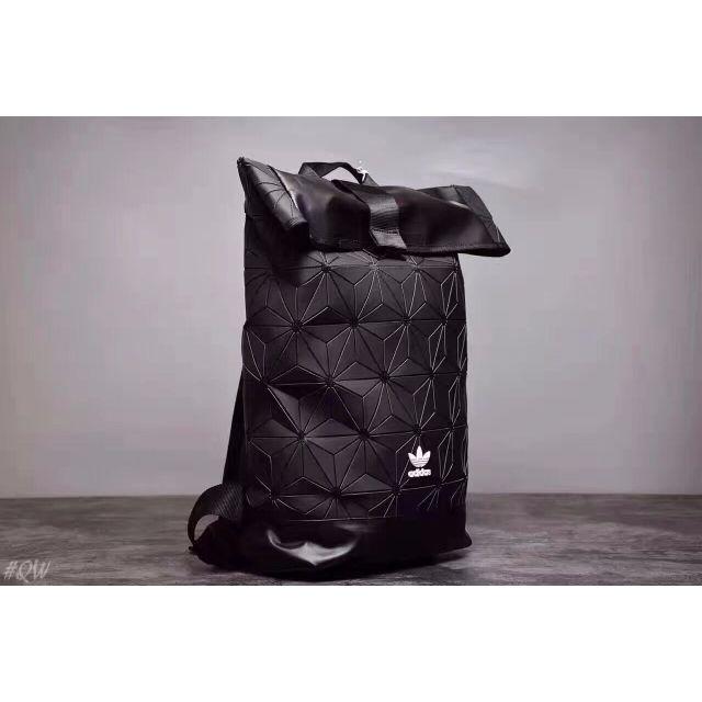 adidas(アディダス)のAD02 adidas Originals Urban Backpack メンズのバッグ(バッグパック/リュック)の商品写真