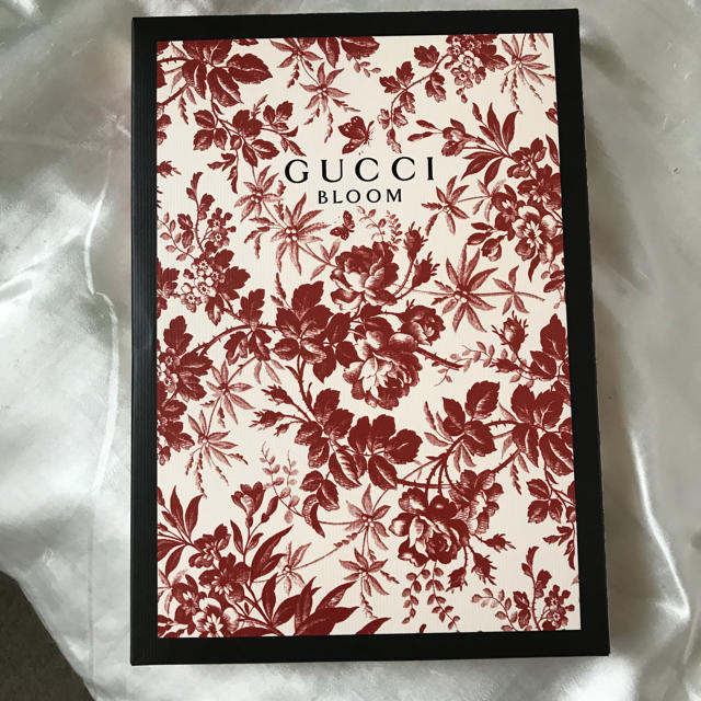 Gucci(グッチ)のGUCCI BLOOM グッチ ブルームス ポーチ レディースのファッション小物(ポーチ)の商品写真