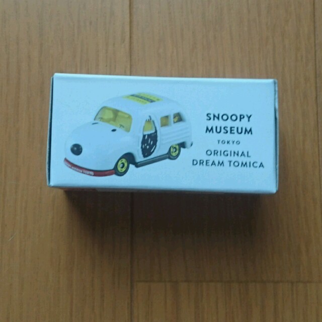 SNOOPY(スヌーピー)のスヌーピーミュージアム限定 トミカ エンタメ/ホビーのおもちゃ/ぬいぐるみ(キャラクターグッズ)の商品写真