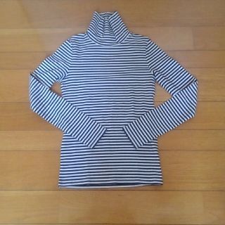 ユニクロ(UNIQLO)の【美品】タートルネック★ユニクロ★ボーダー(カットソー(長袖/七分))