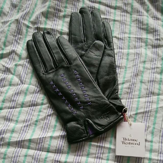 Vivienne Westwood(ヴィヴィアンウエストウッド)のヴィヴイアンウェストウッド　Vivienne　Westwood　羊革　手袋　新品 レディースのファッション小物(手袋)の商品写真