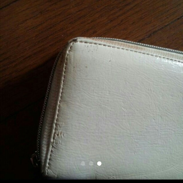 長財布　ホワイト×スタッズ レディースのファッション小物(財布)の商品写真