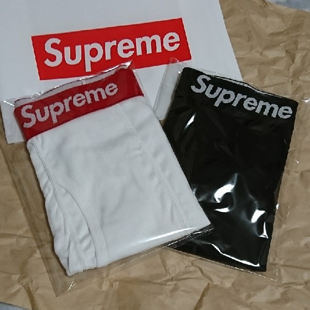 Supreme(シュプリーム)のＳ黒白セット♪Supreme ボクサーパンツ メンズのアンダーウェア(ボクサーパンツ)の商品写真
