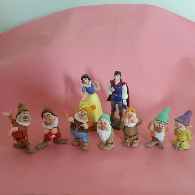 Disney 白雪姫 と7人のこびと チョコエッグの通販 By Figaro S Shop ディズニーならラクマ